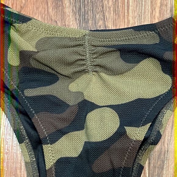 Volcom Can’t Sea Me V Bottom - Picture 6 of 14